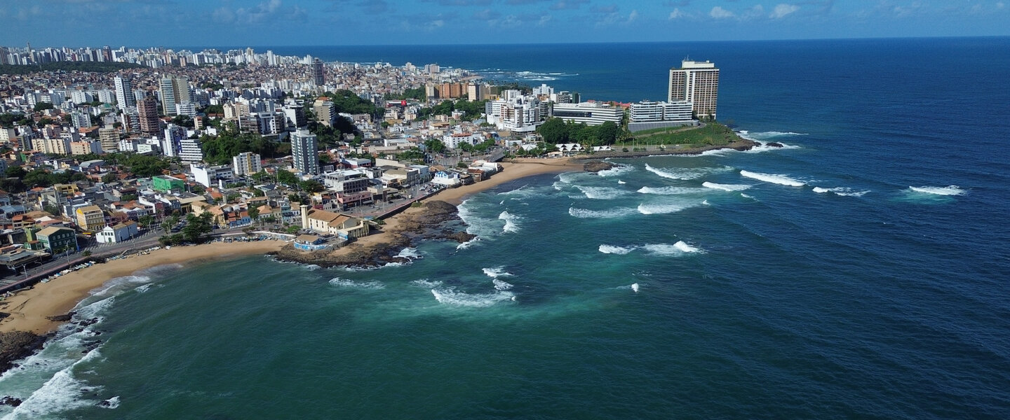 Andrade Hotéis: seu atalho para o paraíso.